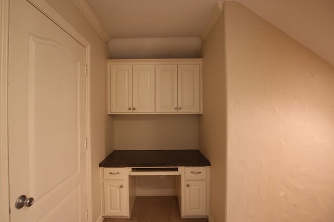 Building Photo - Stunning 3 Bedroom Rental in South Tyler!