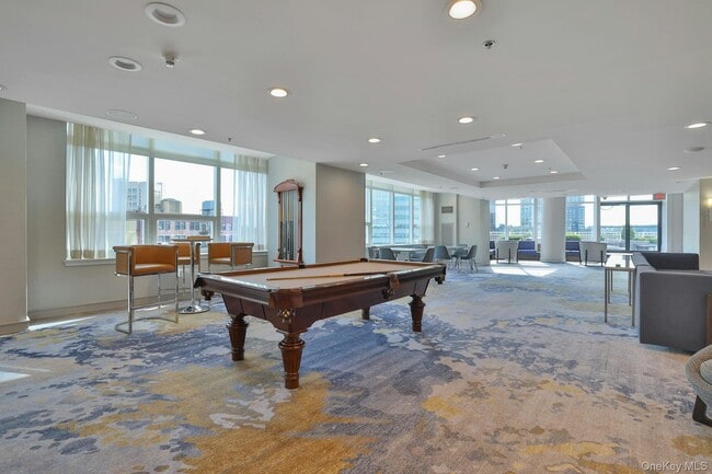 Building Photo - 5 Renaissance Square