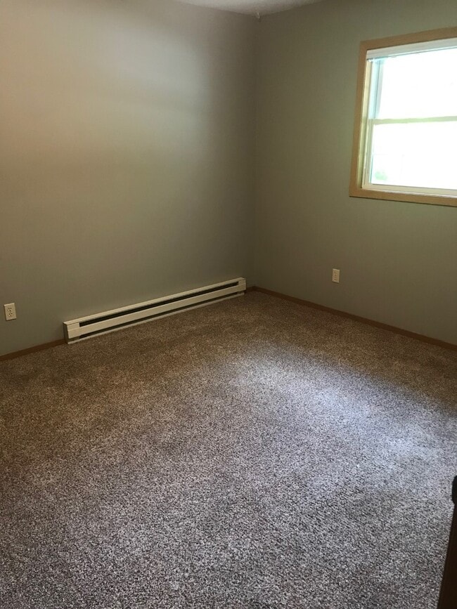 Building Photo - 212 E 4th St