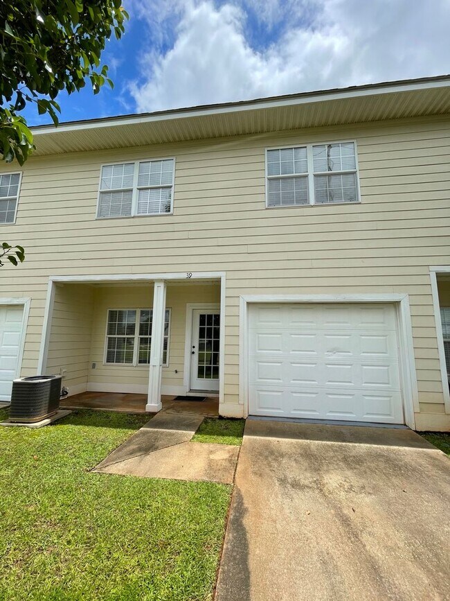 Building Photo - Courtyard Subdivision