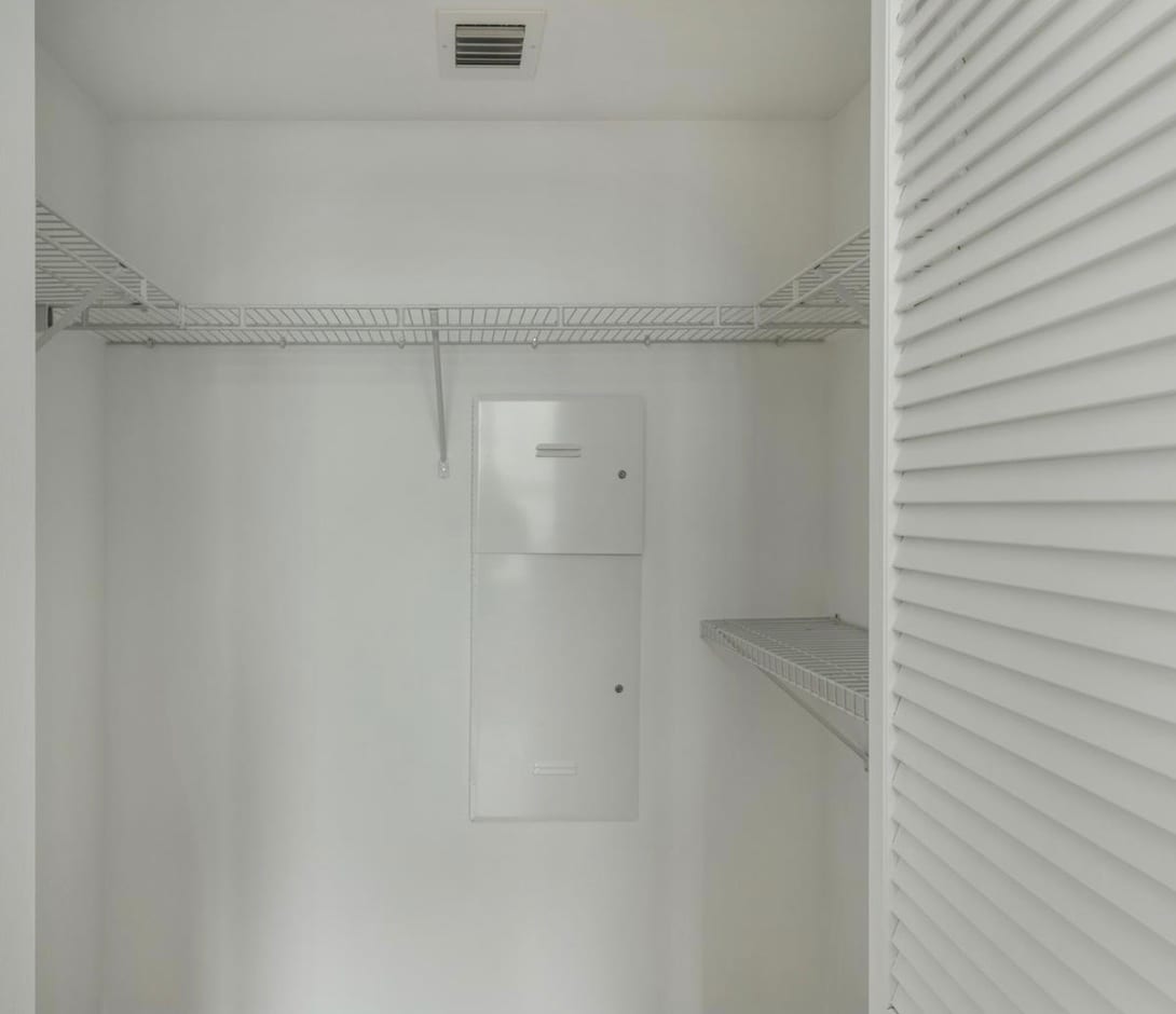 Building Photo - 950 Brickell Bay Dr