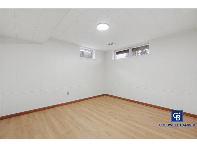 Building Photo - 1444 Ames Ave E