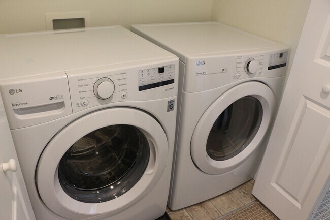 Building Photo - Bridger Views Condo- Furnished Monthly Rental or Long Term Lease- Pets Negotiable