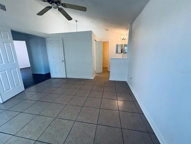 Building Photo - 105 Cobblestone Way
