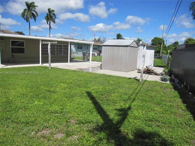 Building Photo - 3151 SW 37th Terrace