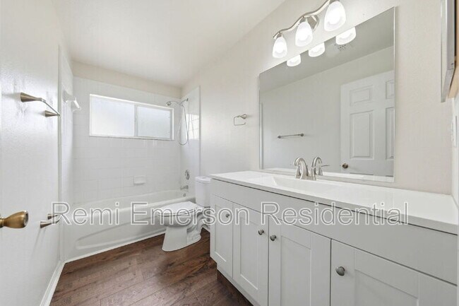 Building Photo - 2727 Mayer St