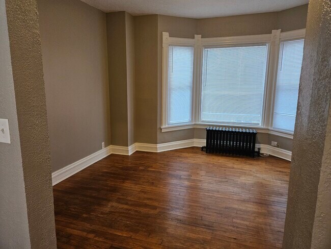 Building Photo - 1444 Main St