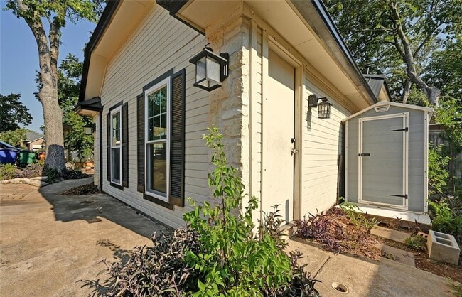 Building Photo - 5304 China Berry Rd