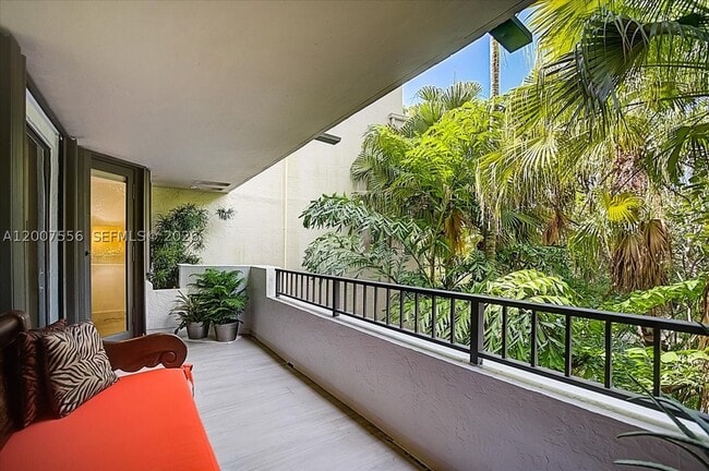 Building Photo - 276 Crandon Blvd