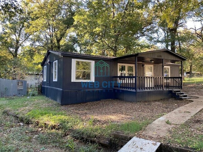 Primary Photo - 15395 Flud Rd