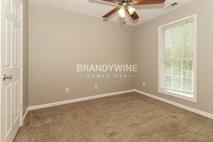 Building Photo - 3915 Riverside Pkwy