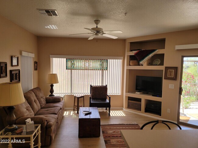 Building Photo - 16616 E Gunsight Dr