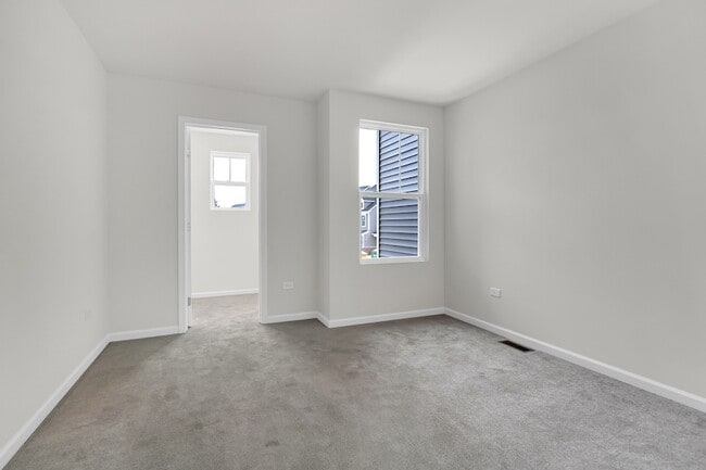 Building Photo - 5918 Hawkweed Dr