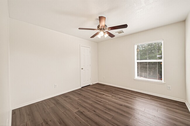 Building Photo - 25135 Florina Ranch Dr