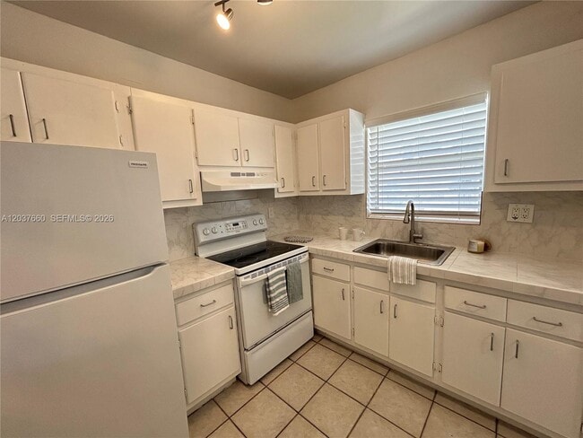 Building Photo - 7505 SW 82nd St
