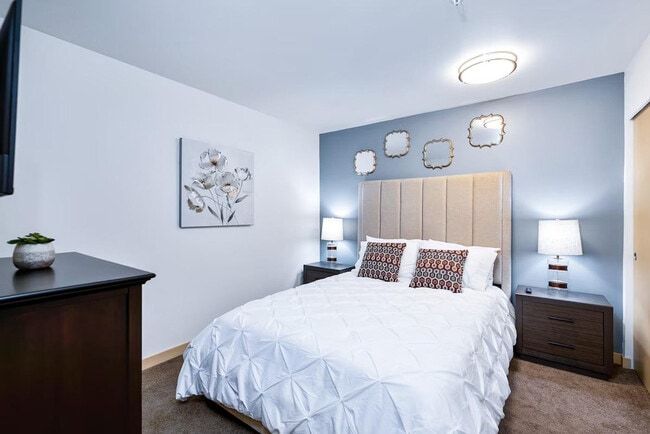 Building Photo - 1715 S McClellan St