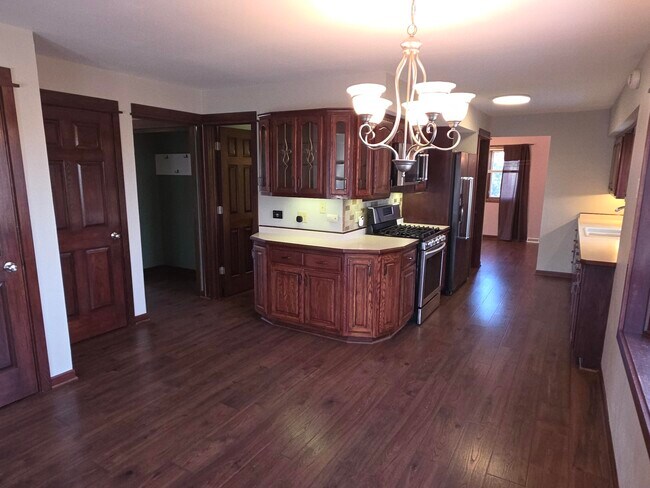 Building Photo - N67W28710 Longview St