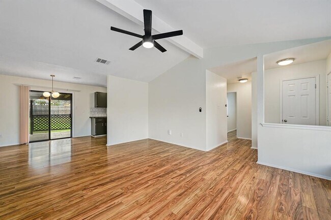 Building Photo - 703 Hyde Park Ct
