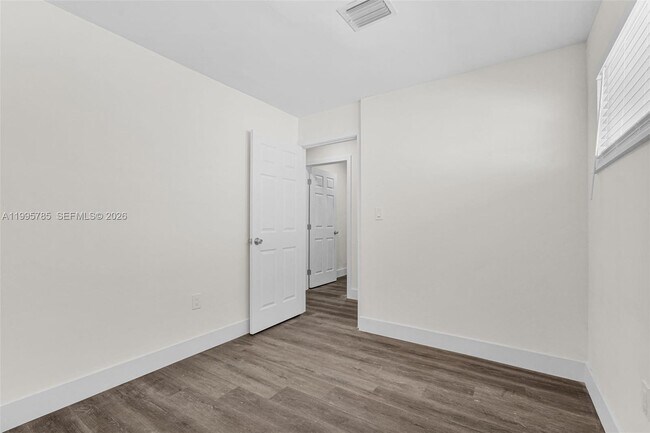 Building Photo - 1730 Acapulco Dr