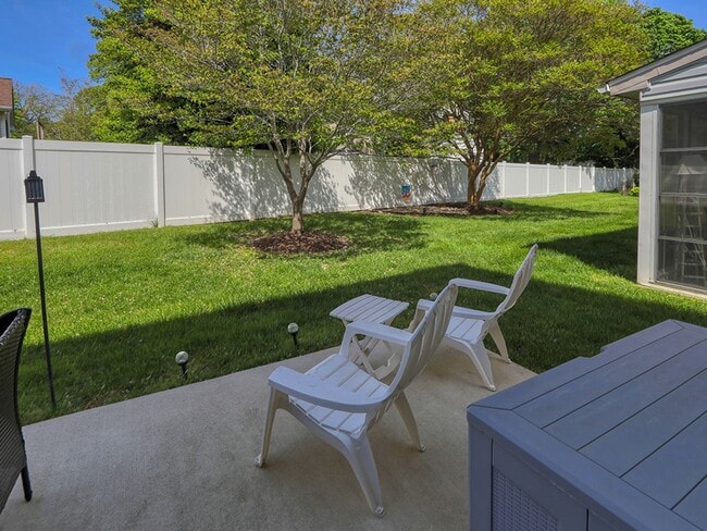 Building Photo - Year-round rental - 4 br 2.5 ba Twin Home in Seabright Village – East of Route 1