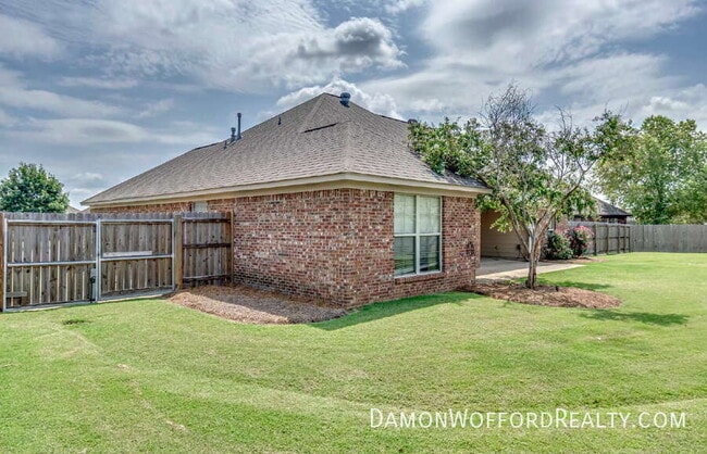 Building Photo - 107 Emery Drive