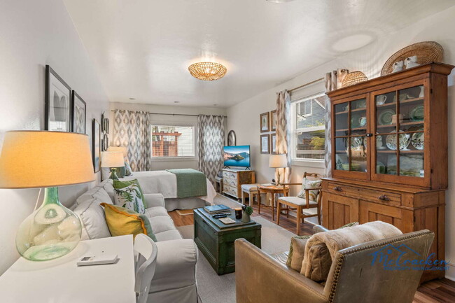 Building Photo - Charming Studio with Full Kitchen in Ashland