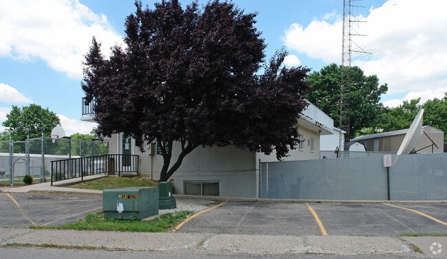 Building Photo - Heartland Pointe MHC