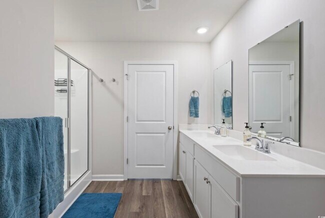 Building Photo - 124 Cassina Dr