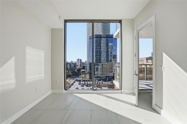 Building Photo - 275 1st Ave S