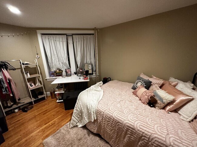 Building Photo - 4 bedroom in Brookline MA 02446