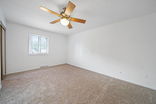 Building Photo - 921 Beechwood Rd