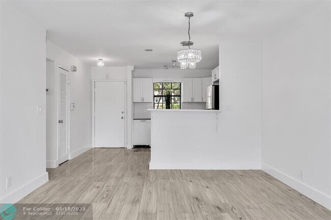 Building Photo - 3361 NW 85th Ave