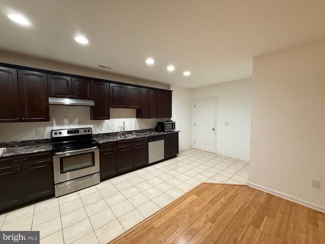 Building Photo - 4027 Bonnie Brae Ct