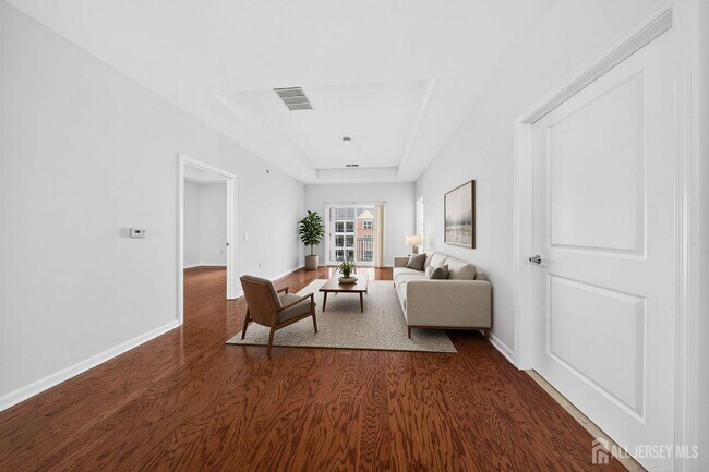 Building Photo - 645 Doral Ct