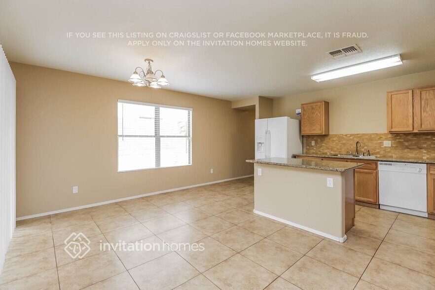 Building Photo - 3339 S Chaparral Rd