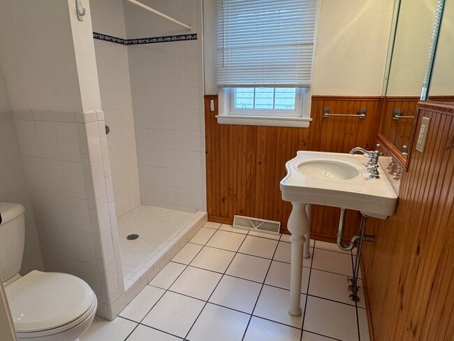 Building Photo - 3319 Marquette St