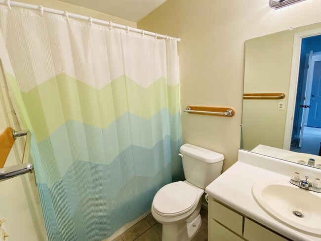 Building Photo - 217 Bull River Bluff Dr