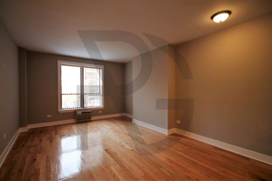 Building Photo - 1427 N Dearborn St