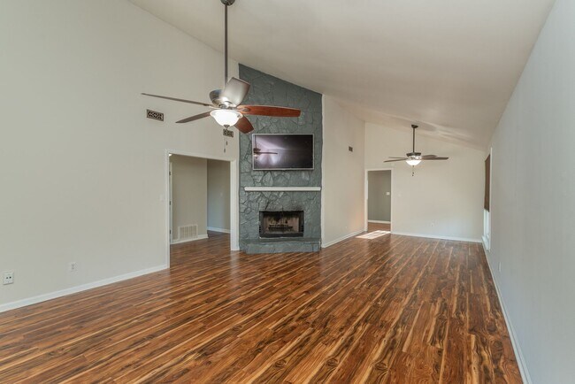 Building Photo - Fully Updated 3BR/2BA in Martinez – Vaulted Ceilings, Stone Fireplace & Fenced Yard!