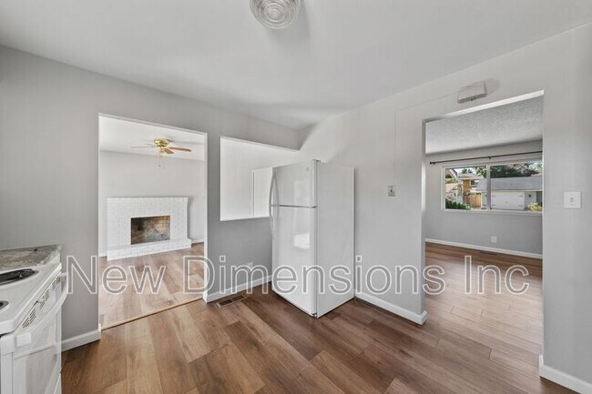 Building Photo - 2565 Pequop St