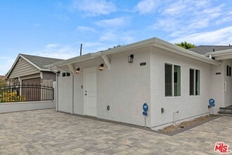 Building Photo - 6930 Babcock Ave