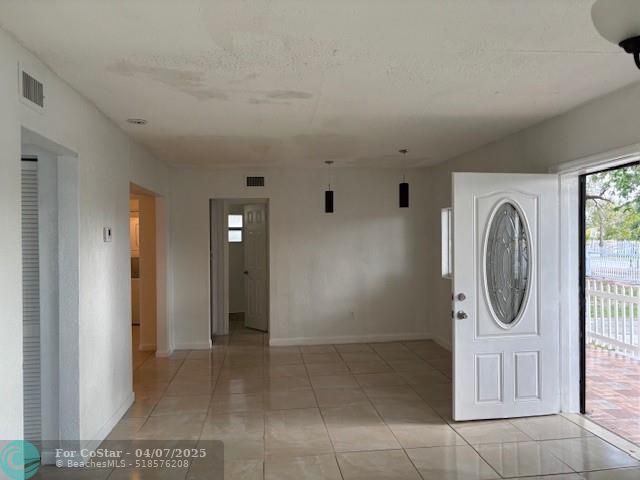 Building Photo - 10635 NW 12th Ave