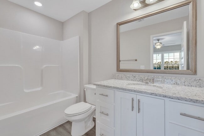 Building Photo - 102 Skye Dr