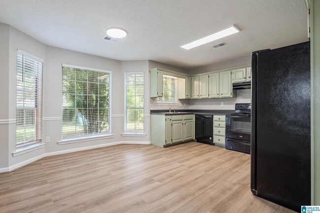 Building Photo - 205 Brookhollow Dr