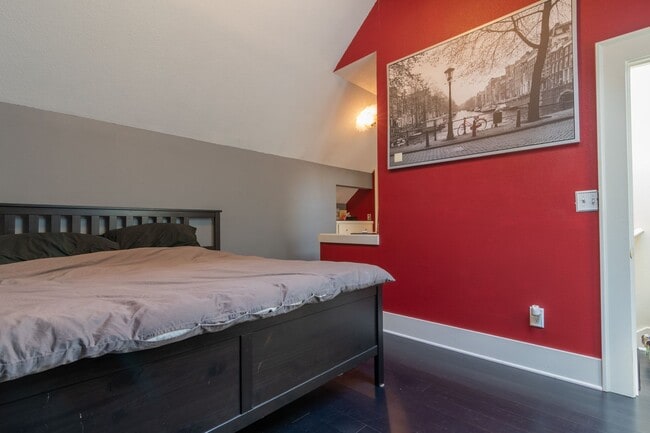 Building Photo - 6406 SE 44th Ave