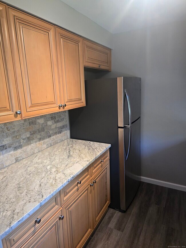 Building Photo - 17 Old Farms Ln