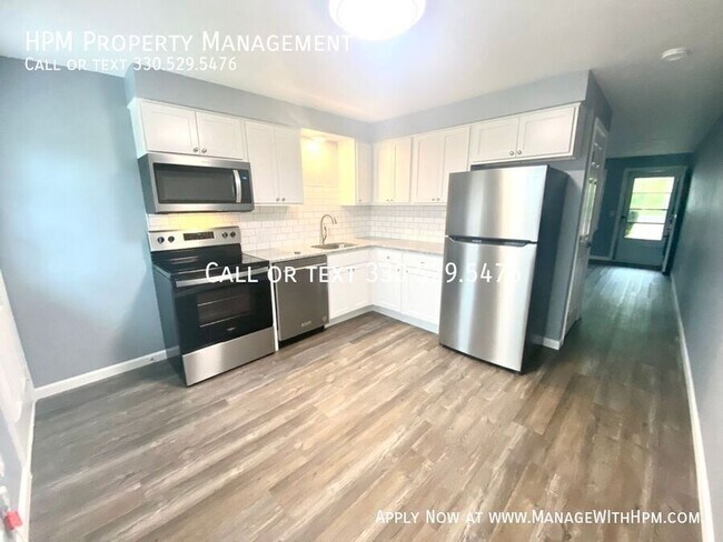 Building Photo - 1021 Pittsburgh Ave NW-