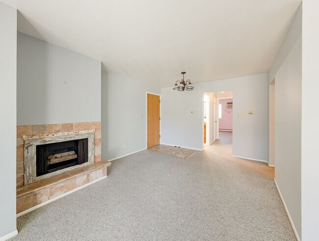 Building Photo - 801 S Dwyer Ave