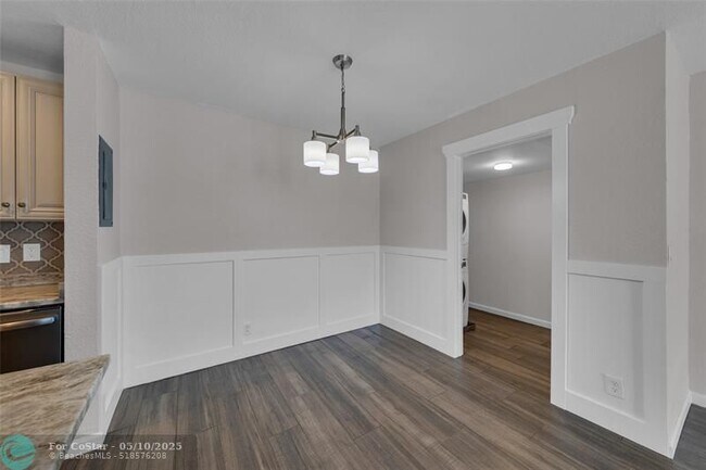 Building Photo - 160 Cypress Club Dr