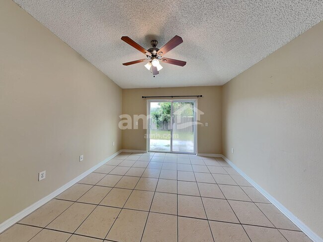 Building Photo - 6817 Westlake Blvd